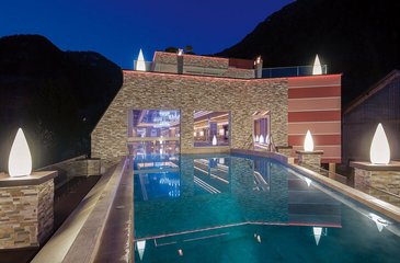 Das Sport-Aussenbecken