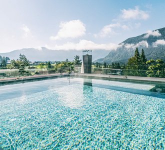 Ein großer Dachpool im Hotel.